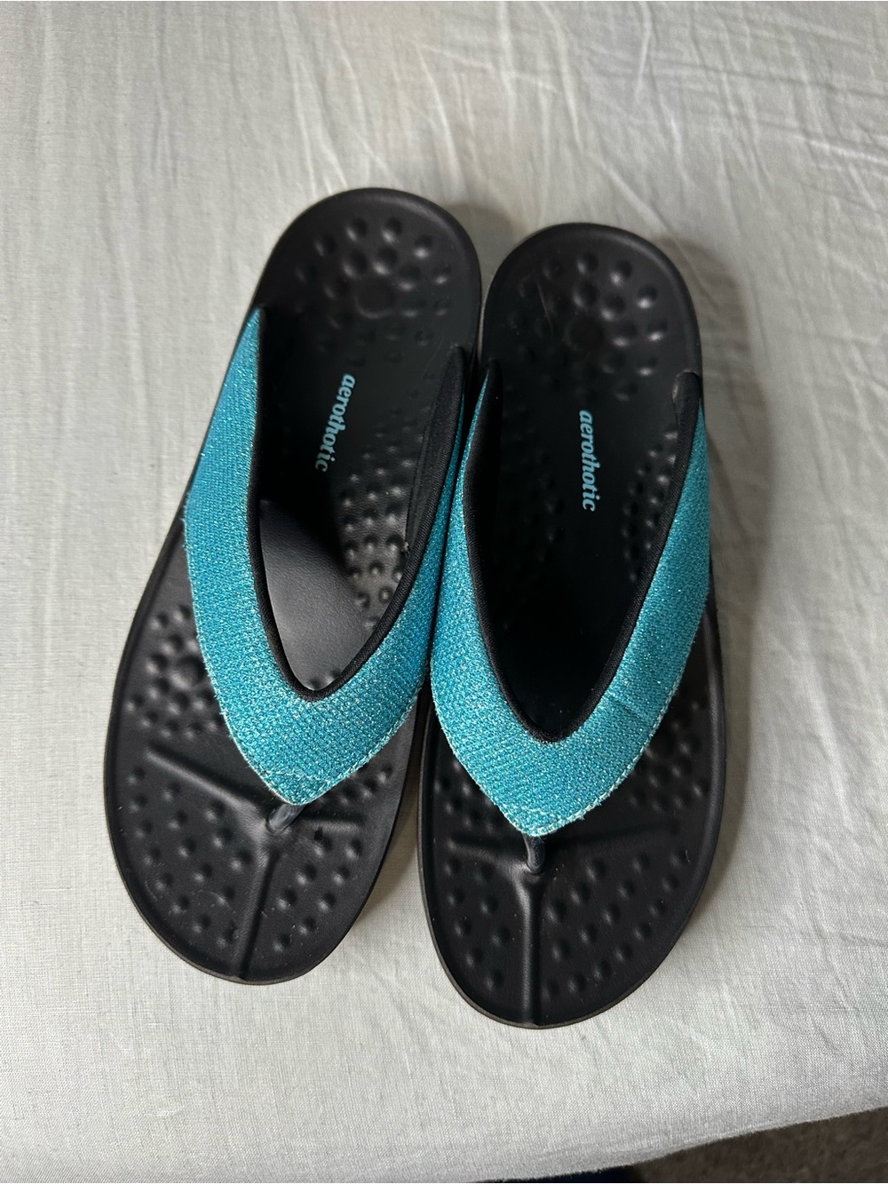 *NWOT* Blue Sparkle Aerothotic Sandals Size 9